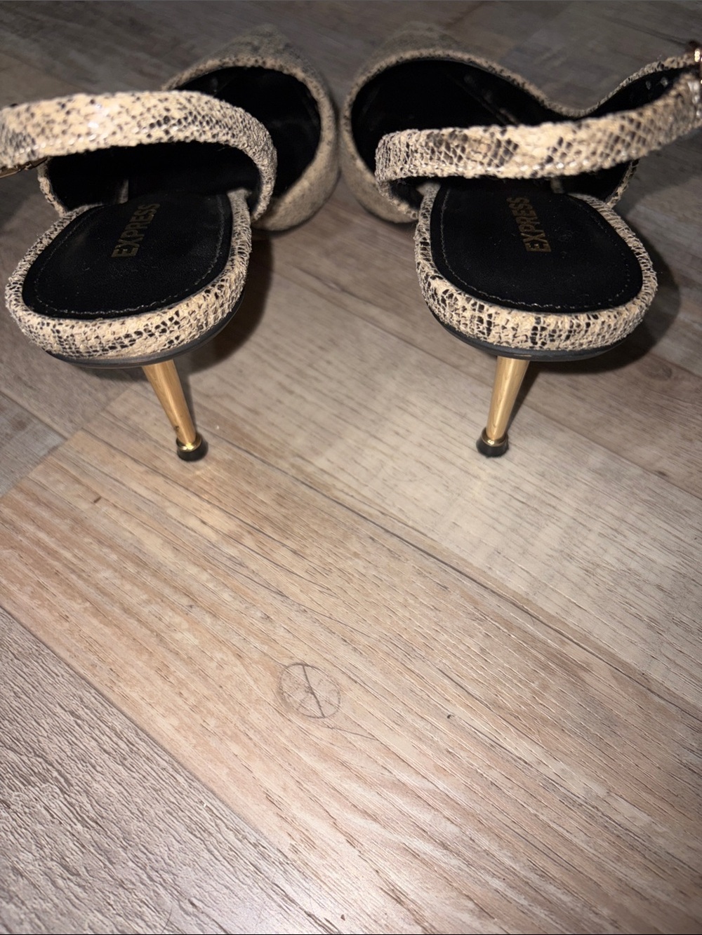 Express Women's Snake-Print Pointed Slingback Pumps Kitty Heels Size 8 - Picture 2 of 6